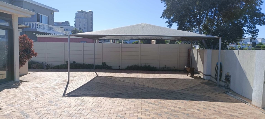 5 Bedroom Property for Sale in Table View Western Cape
